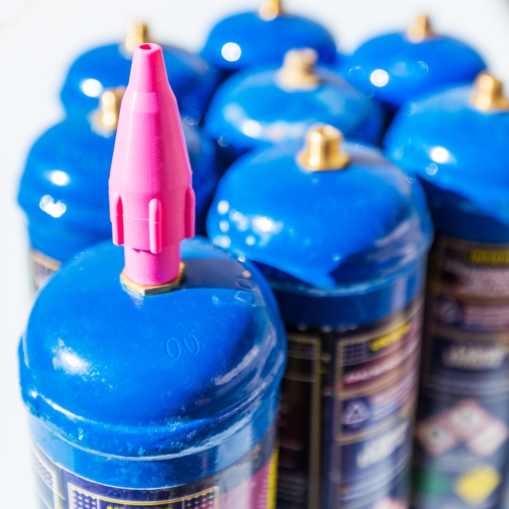 Blaue Lachgas-Kartuschen als gefährliche Problemabfälle