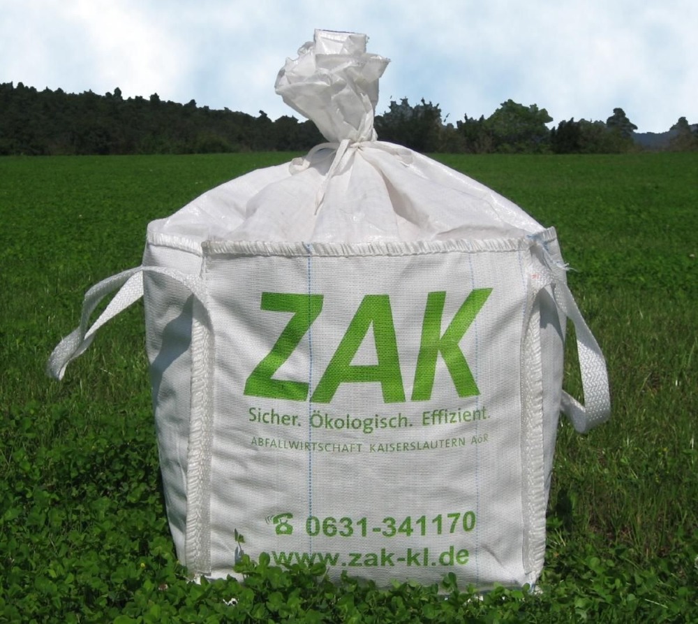 ZAK Big Bag für Gartenabfälle auf grüner Wiese