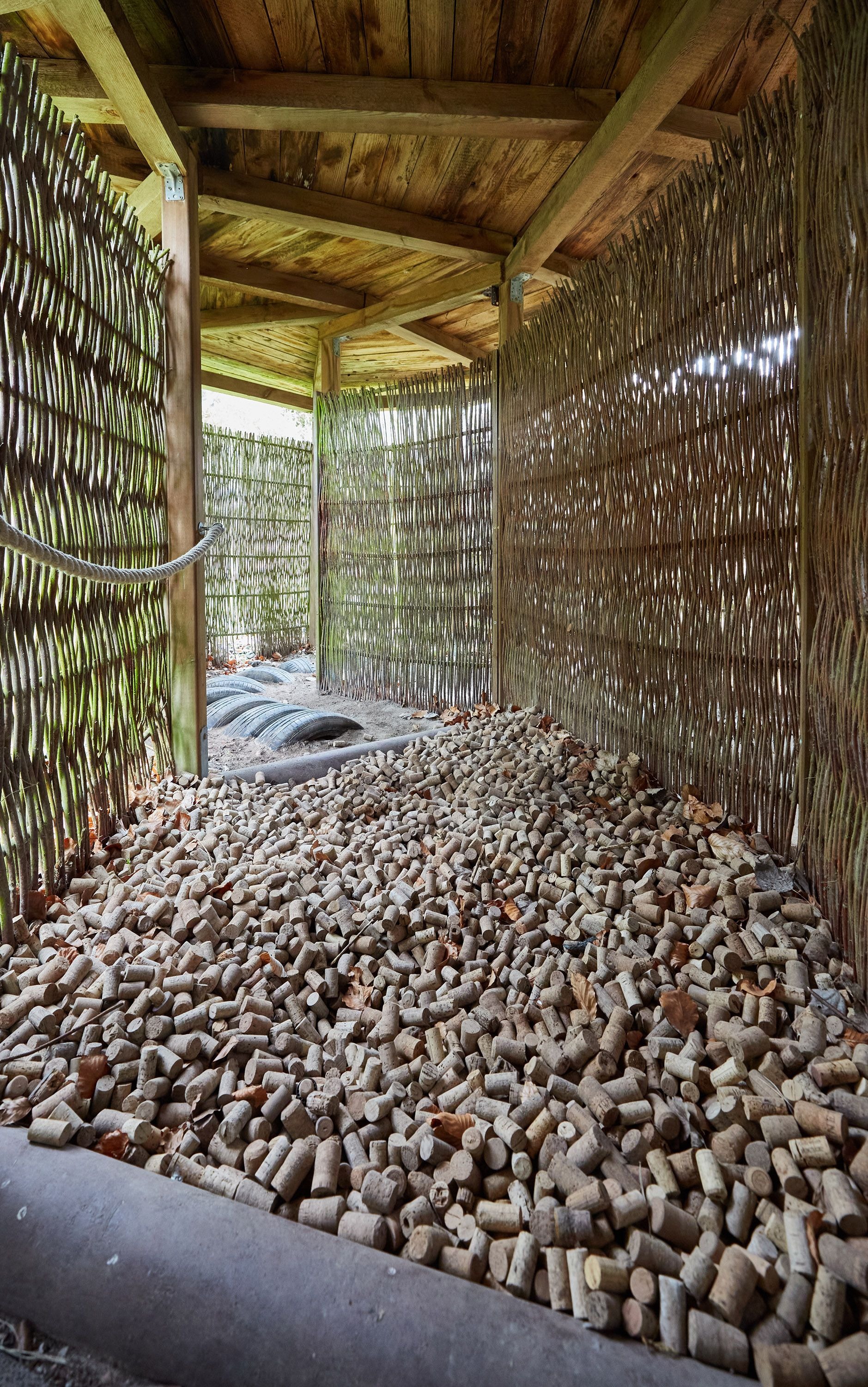 Großes Insektenhotel im ZAK Umwelterlebniszentrum